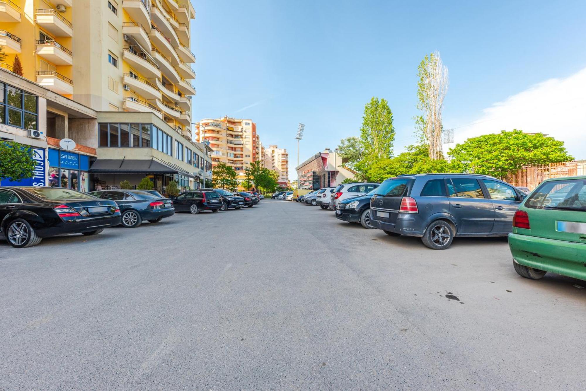 Center By Apartament Wlora