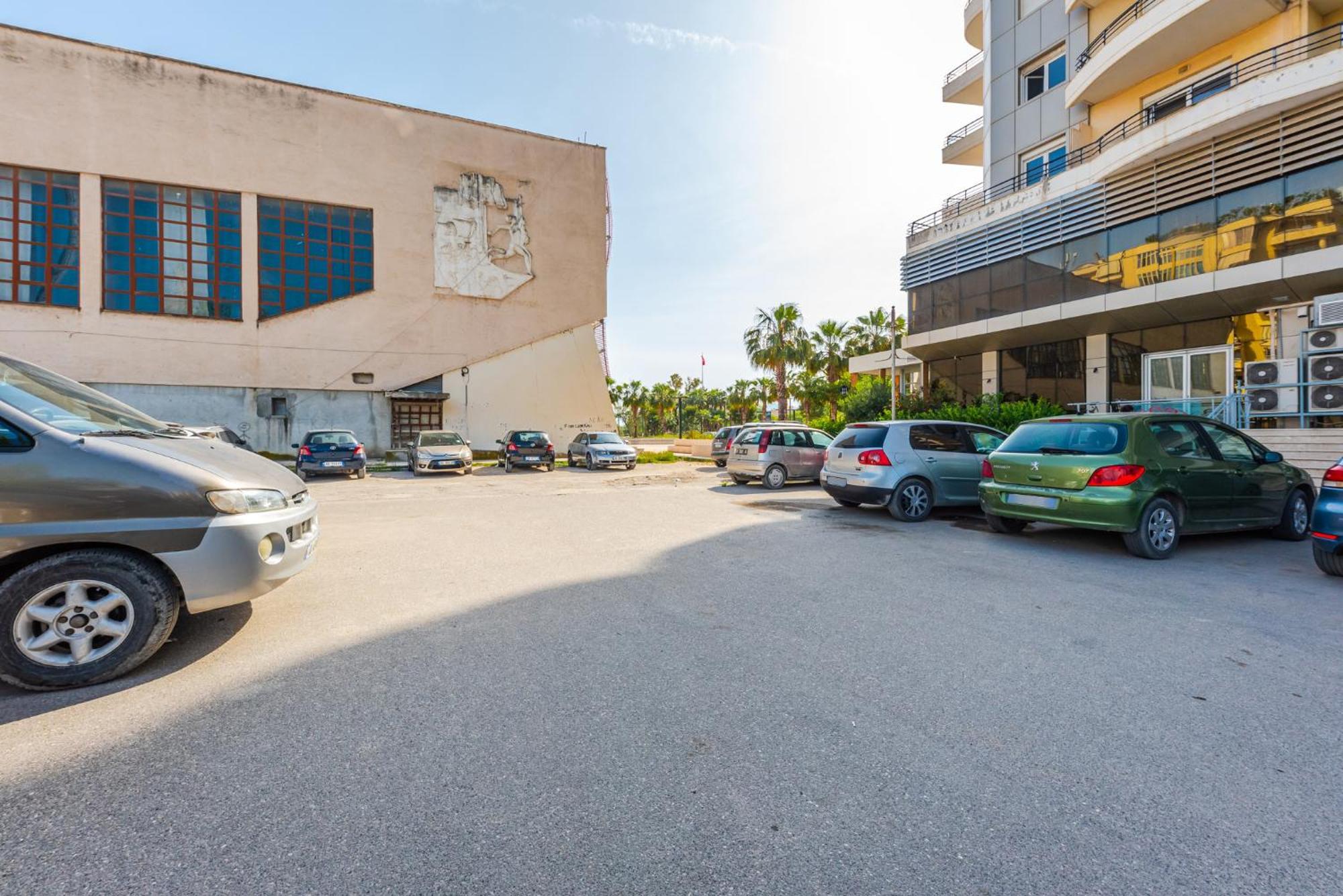 Center By Apartament *