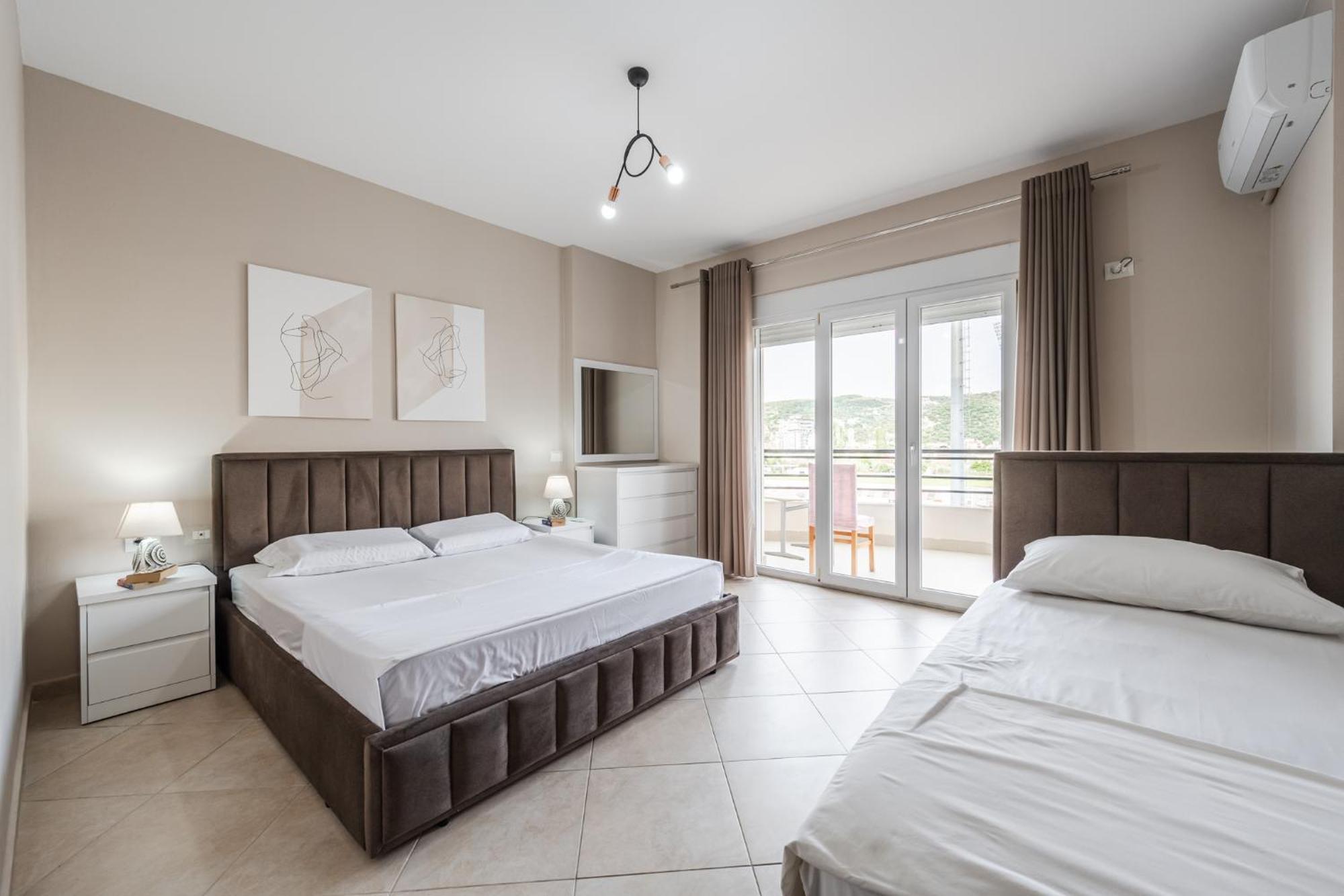 Apartament Center By *