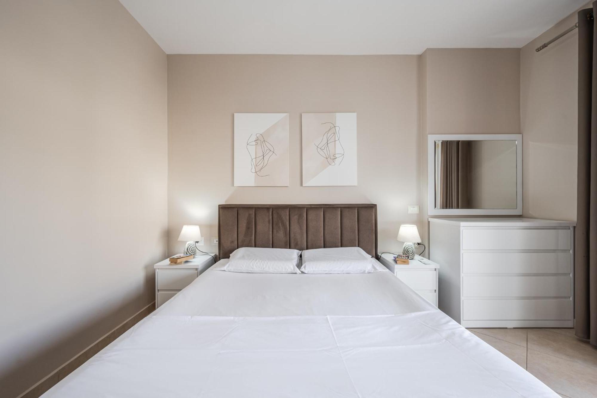 Center By Apartament