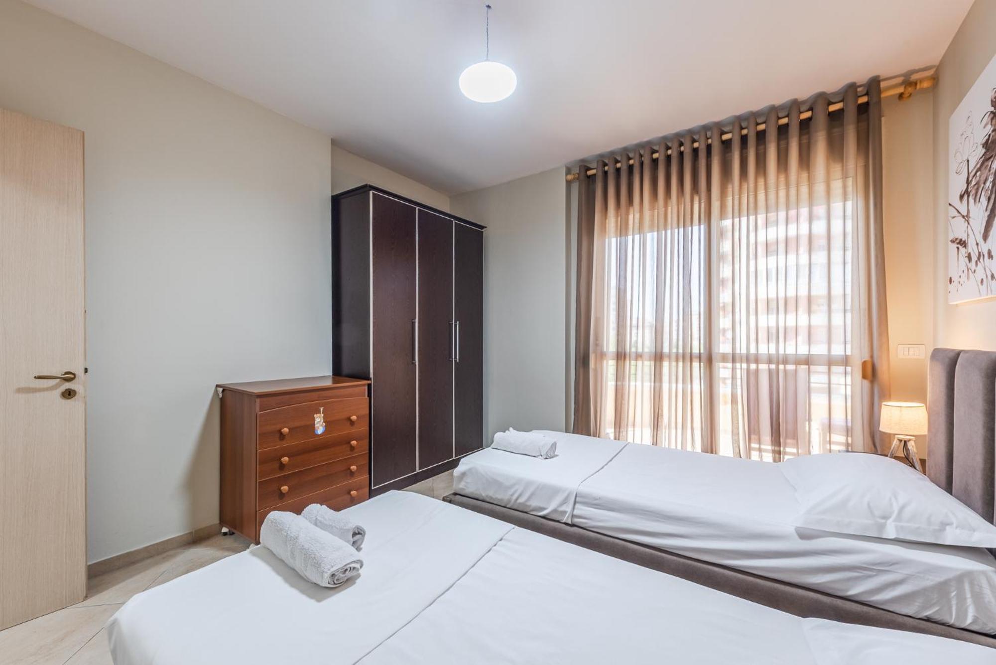 Center By Apartament Wlora